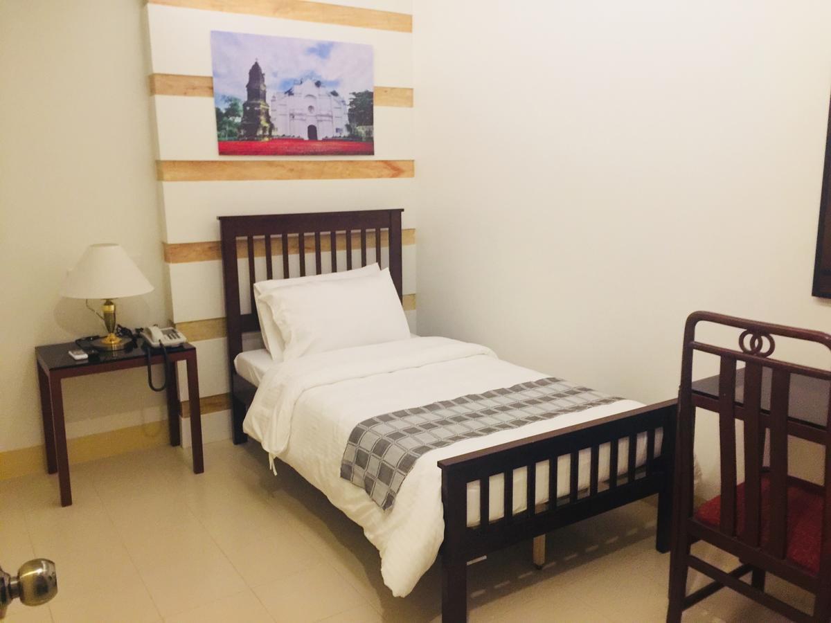 Metro Vigan Inn Buitenkant foto